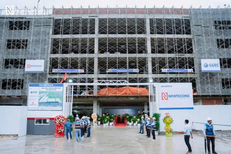 Lễ cất nóc dự án Nhà xưởng Quốc Quang